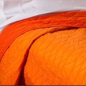 Pillowfort Orange Triangle Stitch Quilt - Queen/Full